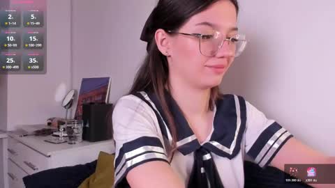Snapshot of miabellee_ chatting on 04/18/26, 10:32 mia online show from 04/18/26, 10:32