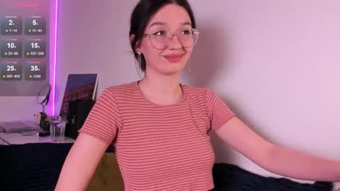 Snapshot of miabellee_ chatting on 04/29/26, 09:10 mia online show from 04/29/26, 09:10