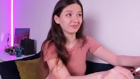 Snapshot of miabellee_ chatting on 06/05/26, 12:39 mia online show from 06/05/26, 12:39