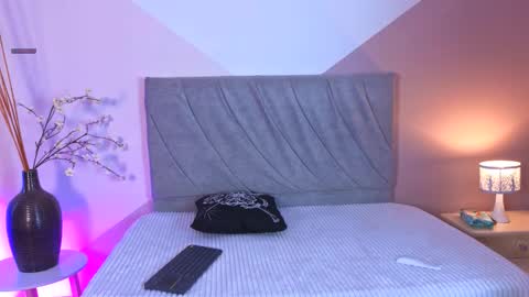 miablack_k online show from 11/09/25, 08:29