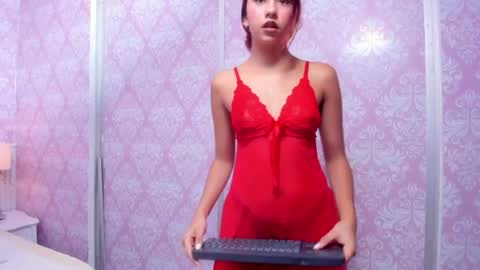 Snapshot of miabloom19 chatting on 06/04/26, 11:11 Mia online show from 06/04/26, 11:11