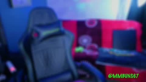 Mia online show from 11/06/25, 02:45