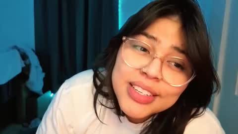 Mia online show from 01/11/26, 02:05