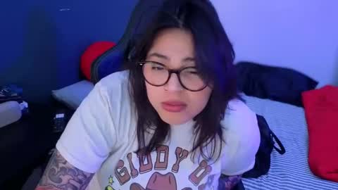 Mia online show from 03/11/26, 03:56