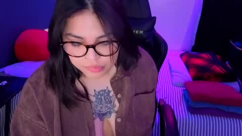 Mia online show from 03/18/26, 01:42