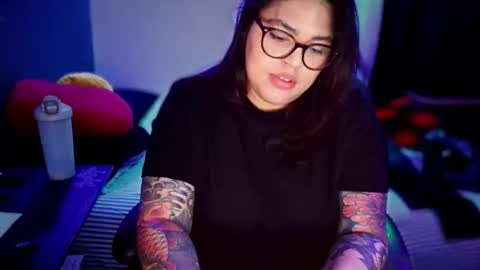 Mia online show from 04/01/26, 02:12