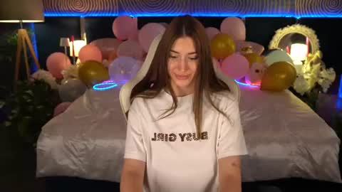 Mia online show from 07/03/26, 02:23