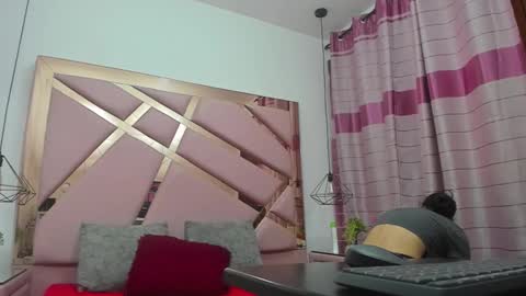 Snapshot of miacours chatting on 01/11/26, 02:44 MiaCours online show from 01/11/26, 02:44