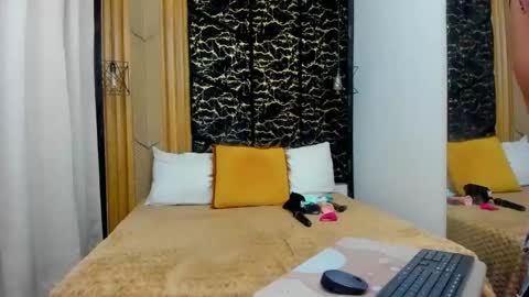 Snapshot of miacours chatting on 02/19/26, 07:32 MiaCours online show from 02/19/26, 07:32