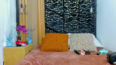 Snapshot of miacours chatting on 03/18/26, 07:06 MiaCours online show from 03/18/26, 07:06