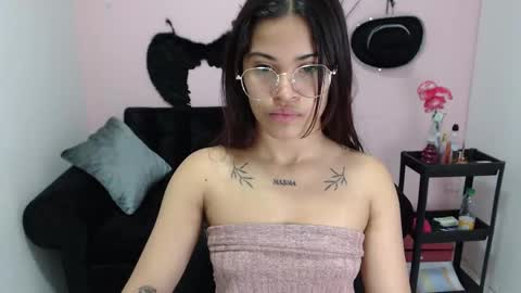 Snapshot of miacumgirl chatting on 01/16/26, 12:20 miacumgirl online show from 01/16/26, 12:20
