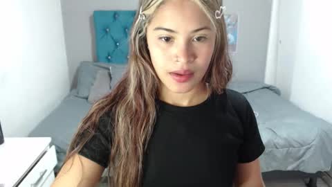 Snapshot of miacumgirl chatting on 03/17/26, 12:30 miacumgirl online show from 03/17/26, 12:30