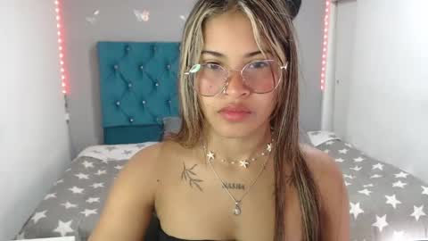 Snapshot of miacumgirl chatting on 05/25/26, 12:22 miacumgirl online show from 05/25/26, 12:22