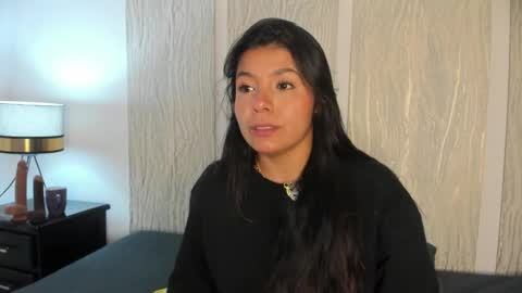 Snapshot of miadanielss chatting on 11/12/25, 05:35 IG Yojanagomez online show from 11/12/25, 05:35