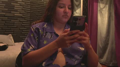 Mia online show from 06/06/26, 12:49