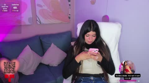 Snapshot of miadlucca chatting on 01/22/25, 02:04 Mia online show from 01/22/25, 02:04