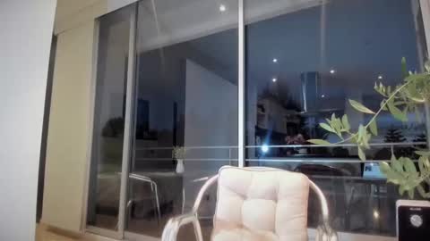 Snapshot of miaduval chatting on 11/06/25, 11:04 Mia online show from 11/06/25, 11:04