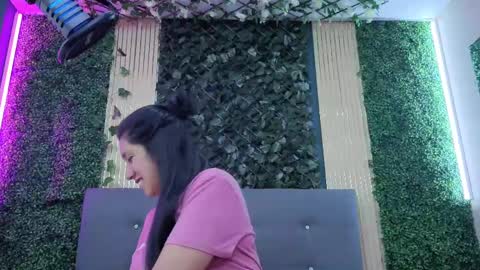 Snapshot of miafix chatting on 09/25/25, 02:10 Mia Carter Schedule 800 - 1430 gtm-5 online show from 09/25/25, 02:10