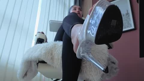 Mia Carter  Schedule 800 - 1430 gtm-5 online show from 10/13/25, 04:07