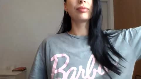 Mia online show from 07/26/26, 09:00