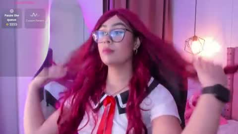 Mia online show from 06/09/26, 03:18
