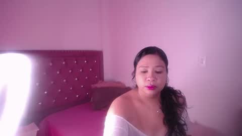 mia online show from 06/12/26, 03:16