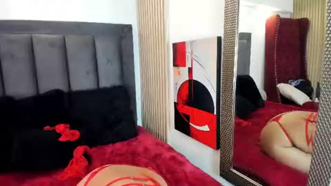 Snapshot of miaginger_ chatting on 06/09/26, 08:42 Mia online show from 06/09/26, 08:42