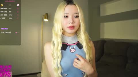 Mia online show from 09/25/25, 08:18