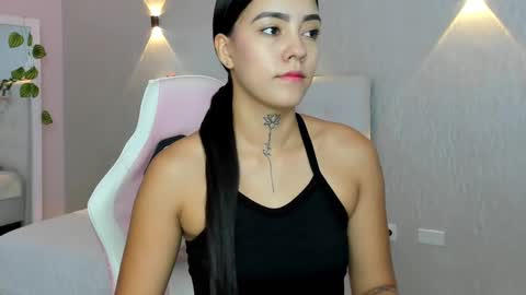 Mia Gomez online show from 03/04/25, 12:33
