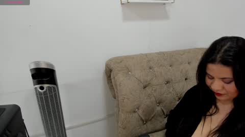 Miah Collins online show from 01/18/25, 11:54