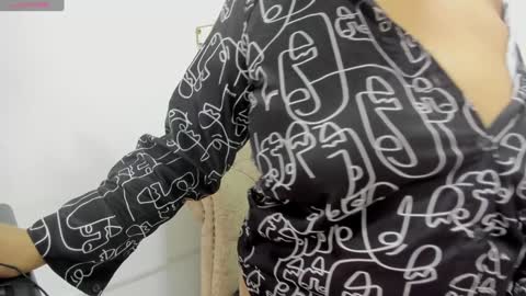 Miah Collins online show from 01/25/25, 03:09