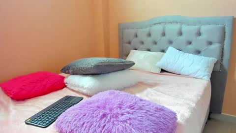 Miah  online show from 02/09/25, 07:19