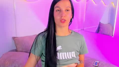 Snapshot of miahansson chatting on 05/22/26, 10:48 MIA online show from 05/22/26, 10:48
