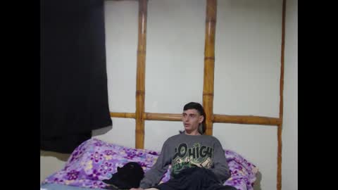 Mia  Sam online show from 02/04/25, 10:02