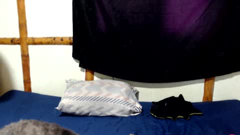 Mia  Sam online show from 10/27/25, 04:55