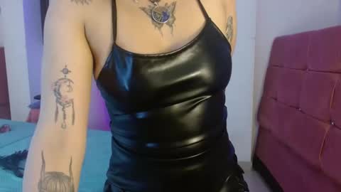 MIA VELEZ online show from 01/08/25, 05:59