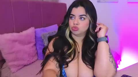 Snapshot of miahjoness chatting on 09/16/25, 10:44 Miah Joness online show from 09/16/25, 10:44