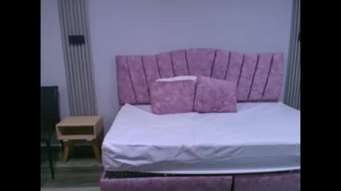 MIA HOTMEZ online show from 09/24/25, 11:46