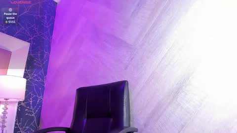 Snapshot of miakarsson chatting on 05/04/26, 12:12 Mia online show from 05/04/26, 12:12