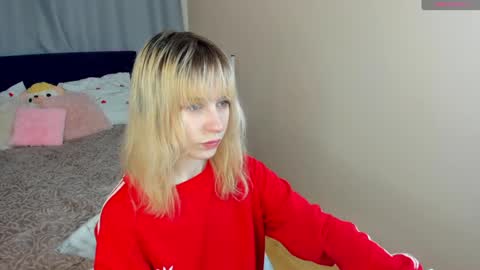Snapshot of miakimiko chatting on 05/10/26, 02:17 miakimiko online show from 05/10/26, 02:17