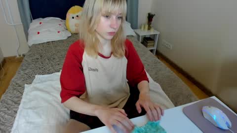 Snapshot of miakimiko chatting on 05/14/26, 03:02 miakimiko online show from 05/14/26, 03:02