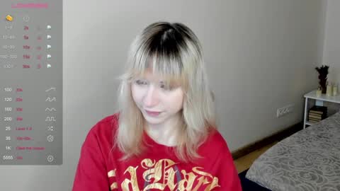 Snapshot of miakimiko chatting on 05/20/26, 01:01 miakimiko online show from 05/20/26, 01:01