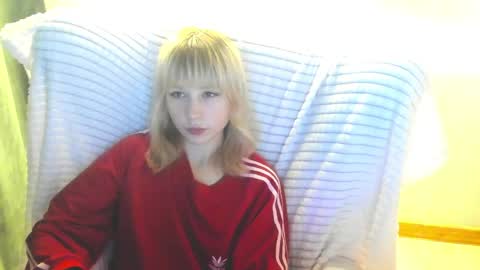 Snapshot of miakimiko chatting on 05/24/26, 02:27 miakimiko online show from 05/24/26, 02:27