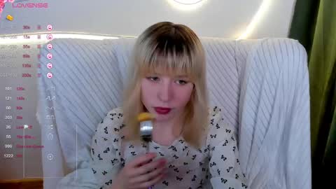 Snapshot of miakimiko chatting on 06/05/26, 01:45 miakimiko online show from 06/05/26, 01:45