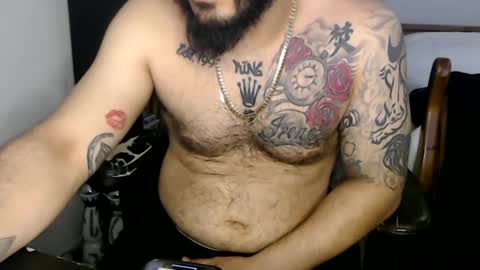 Snapshot of miaking chatting on 01/16/25, 04:28 Mark online show from 01/16/25, 04:28