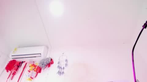miakirshner_ online show from 01/20/25, 01:11