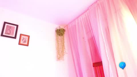 Mia online show from 01/09/25, 01:35