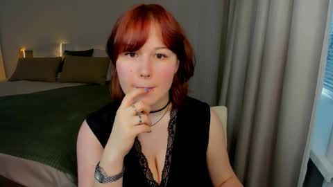 Snapshot of mialacrice chatting on 05/29/26, 11:19 mialacrice online show from 05/29/26, 11:19