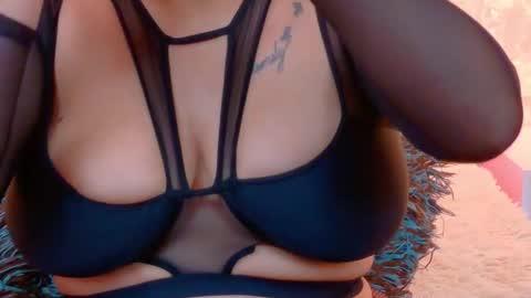 Snapshot of mialaurents chatting on 03/27/26, 03:12 Mia online show from 03/27/26, 03:12