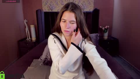 Mia online show from 12/12/24, 11:29